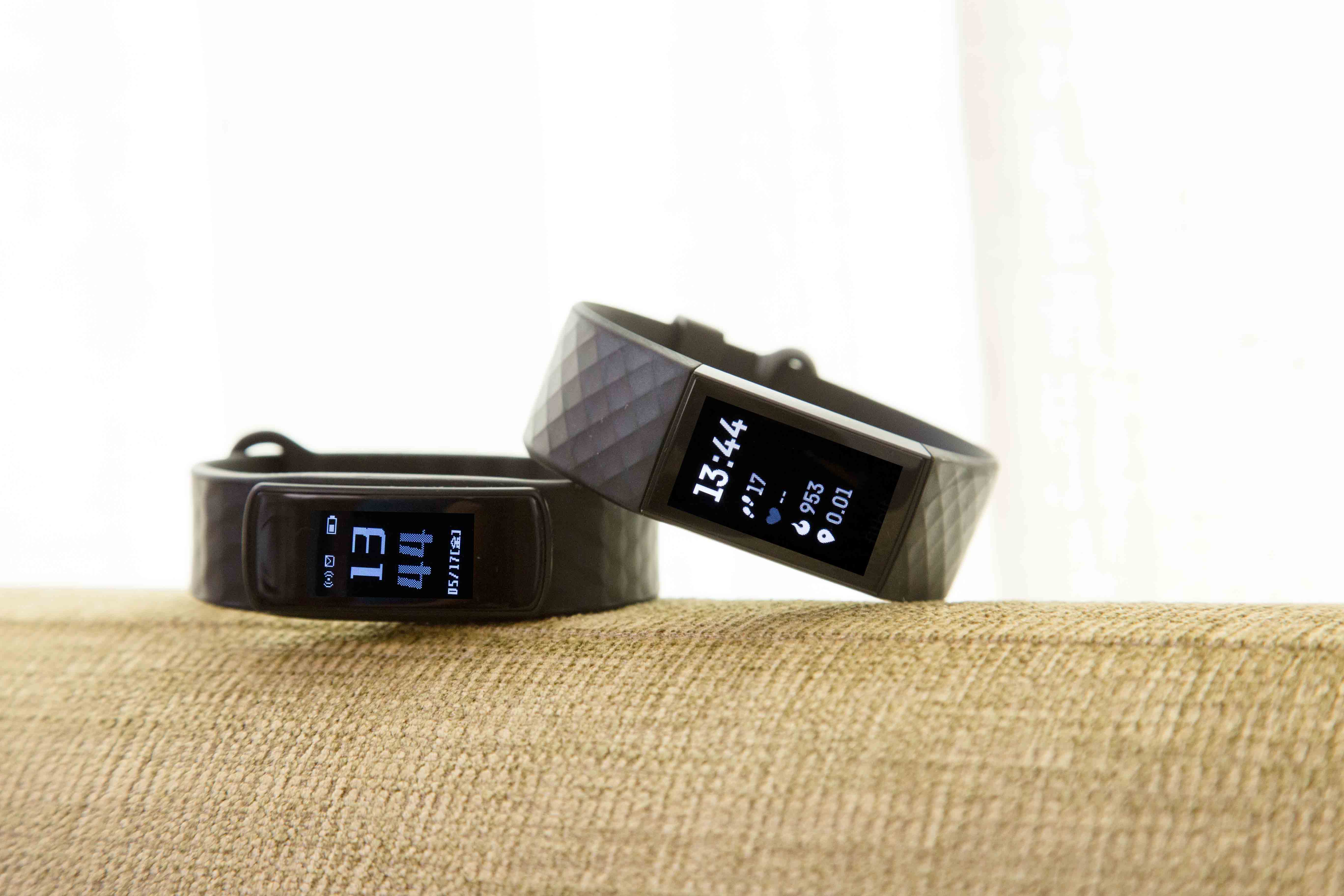fitbit charge3 スマートウォッチ 睡眠の質も測定できるスマートウォッチ「Fitbit Charge 3」 - AV
