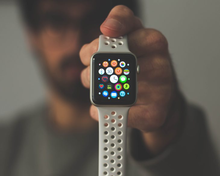 Apple Watch Series 8の色選びを大量の写真・動画と7000字で徹底解説 