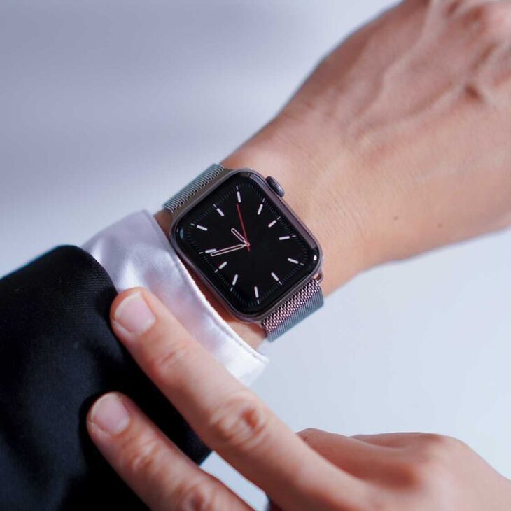 Apple Watchを生かしたシンプルコーデのコツ5選 スマートウォッチライフ
