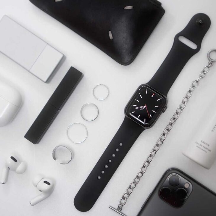 ファッションと持ち物の統一感重視ならAppleWatchのケースはシルバー系orブラック系がおすすめな理由5つ - Smart Watch