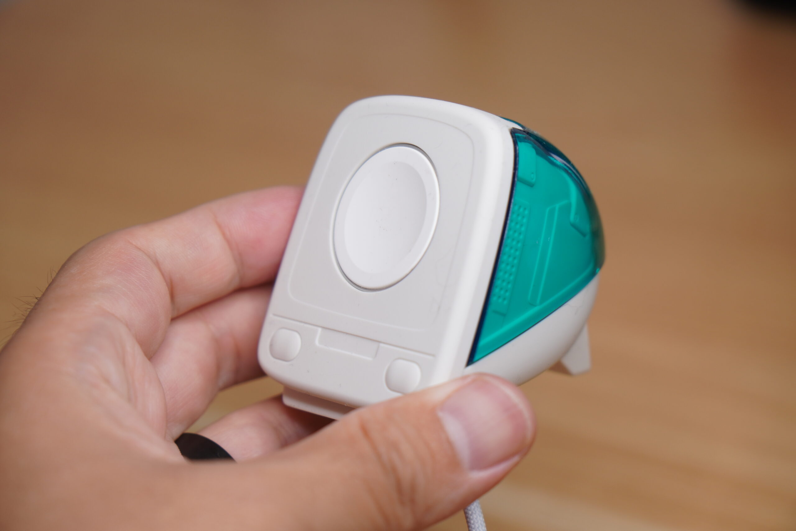Spigen Apple Watch 充電スタンド Classic C1 の実機写真