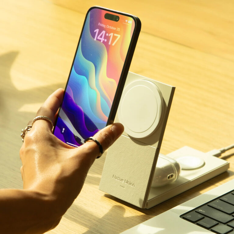 デザインも性能も最高。Native Unionの3-in-1充電スタンドがQi2