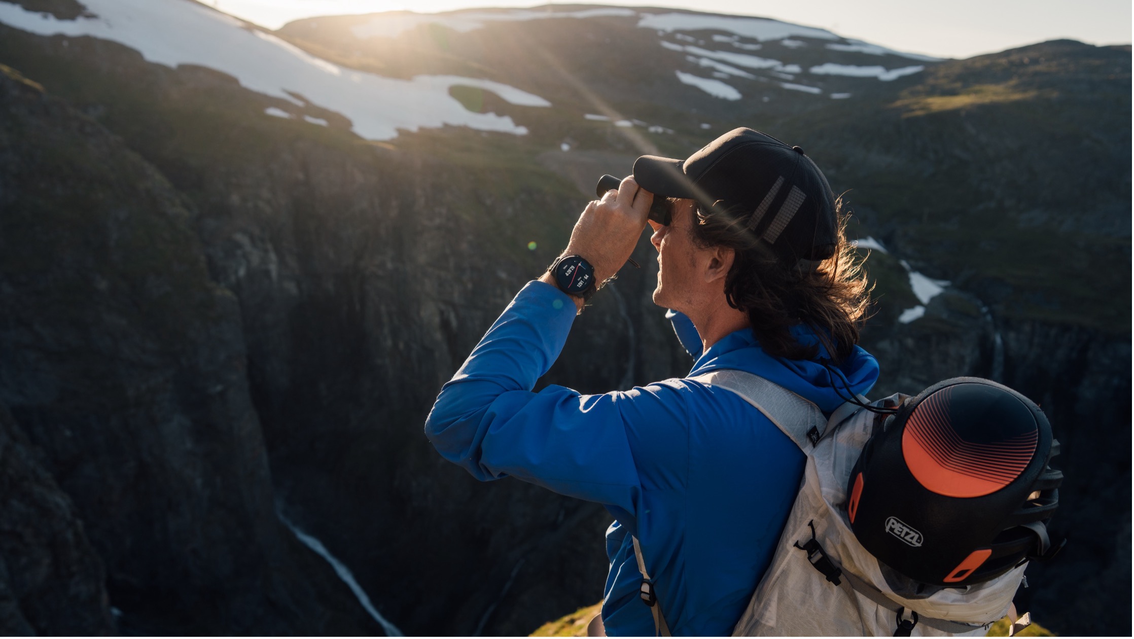 Suunto Vertical 2 アウトドア使用イメージ