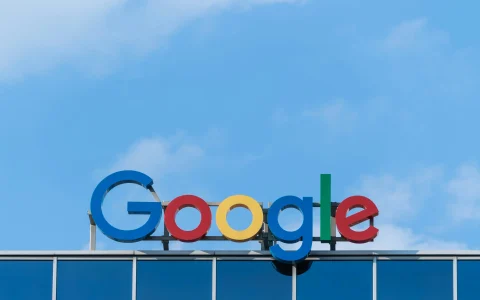 Google Pixel Watch 5は8月12日発表か？ 42mmサイズ復活・最大529ドルの値上げ・新色4色の噂を総まとめ【海外リーク】
