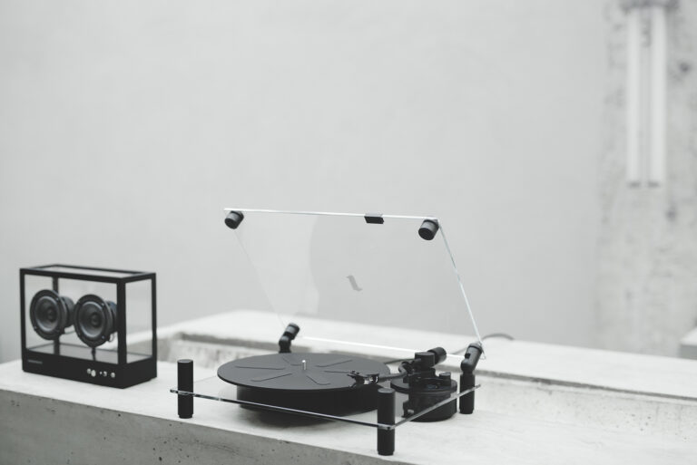 TRANSPARENT のターンテーブル