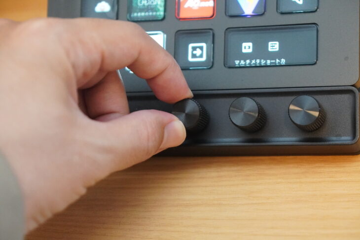 Ulanzi D200X Creative Deck 回転つまみ（ノブ）のクローズアップ