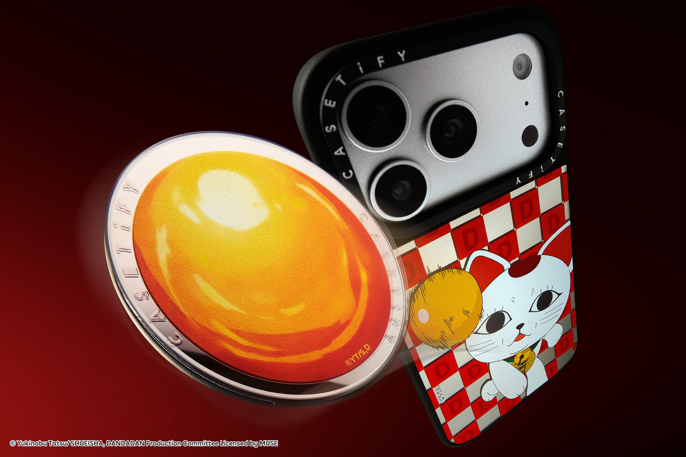 ダンダダン x CASETiFYコレクションのスマホケース・アクセサリーがズラリと並ぶ集合カット
