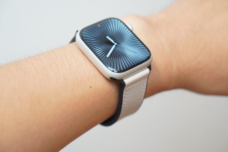 【3,280円でコスパ最強!】3M撥水スコッチレザー×裏シリコンのApple Watchバンド使用レビュー| SINNIS Unistrap スコッチガードレザー本革ハイブリッドモデル