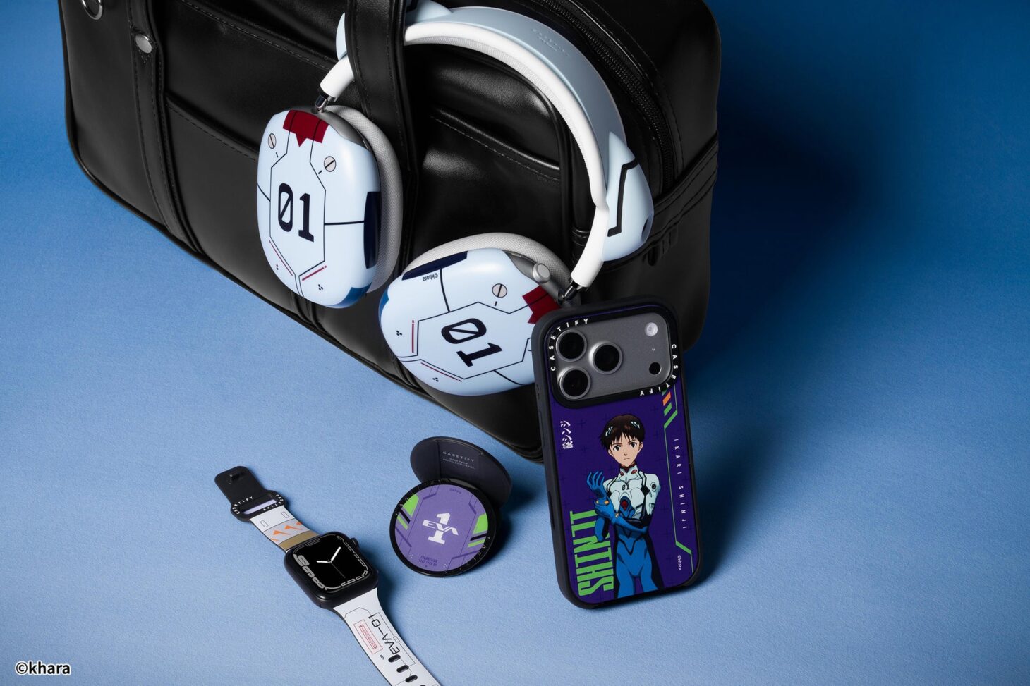 CASETiFY × エヴァンゲリオン コレクションのメインビジュアル。EVA-01カラーやNERVモチーフのスマホケースとアクセサリー