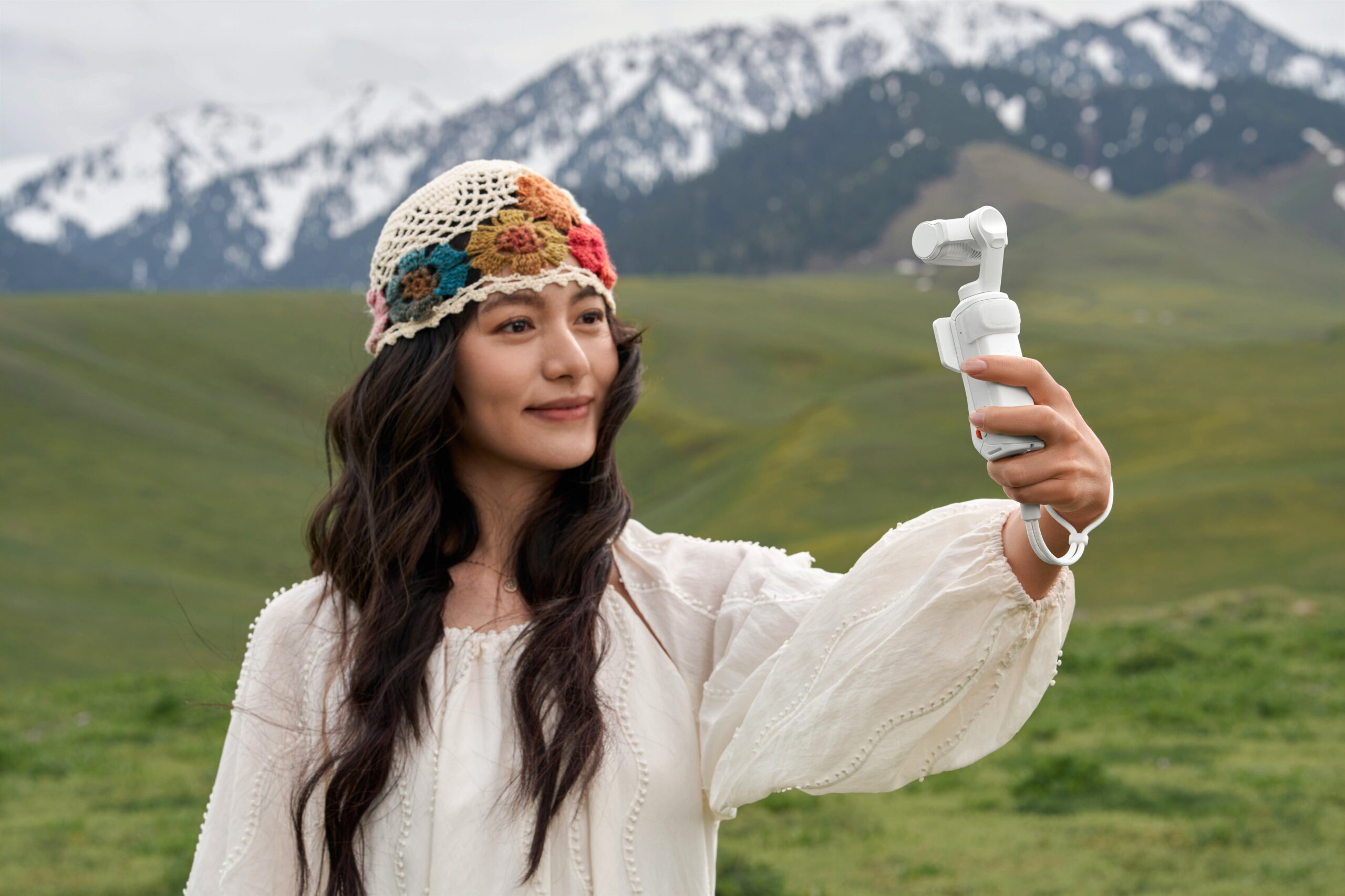 Insta360 Luna Ultra のデュアルレンズ（1インチ8KメインレンズとセカンダリーTele）