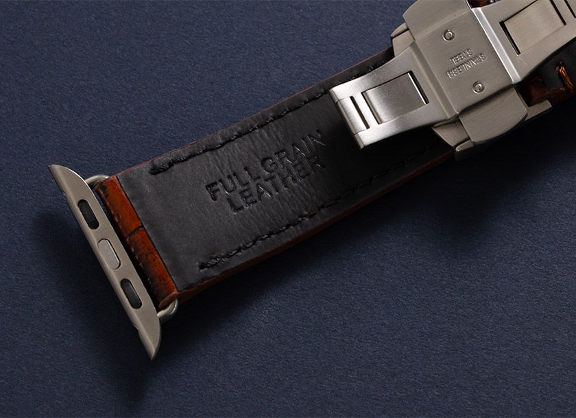 Prestige CROCO GRAINの裏材アップ。防水性に優れた高機能ラバーを採用し、汗や水に強い実用性を確保している