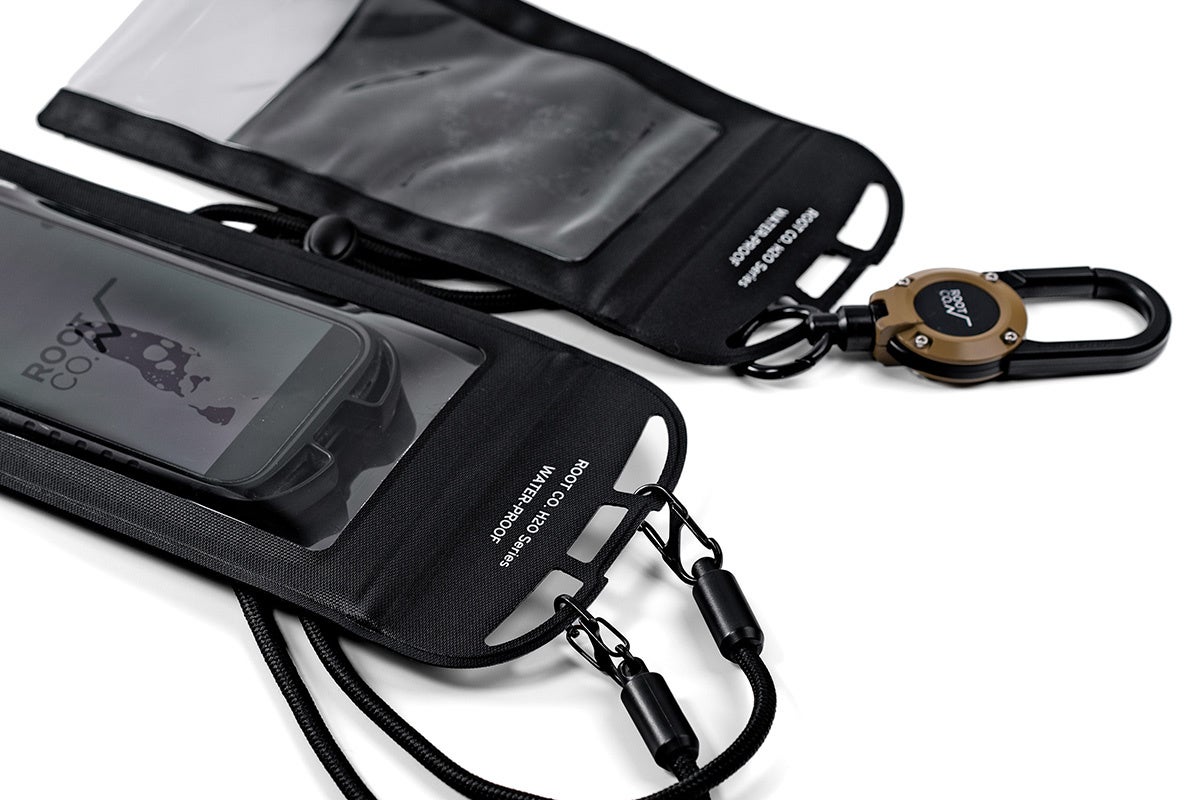 H2O WaterProof Shell.に搭載された3分割構造のカラビナループ