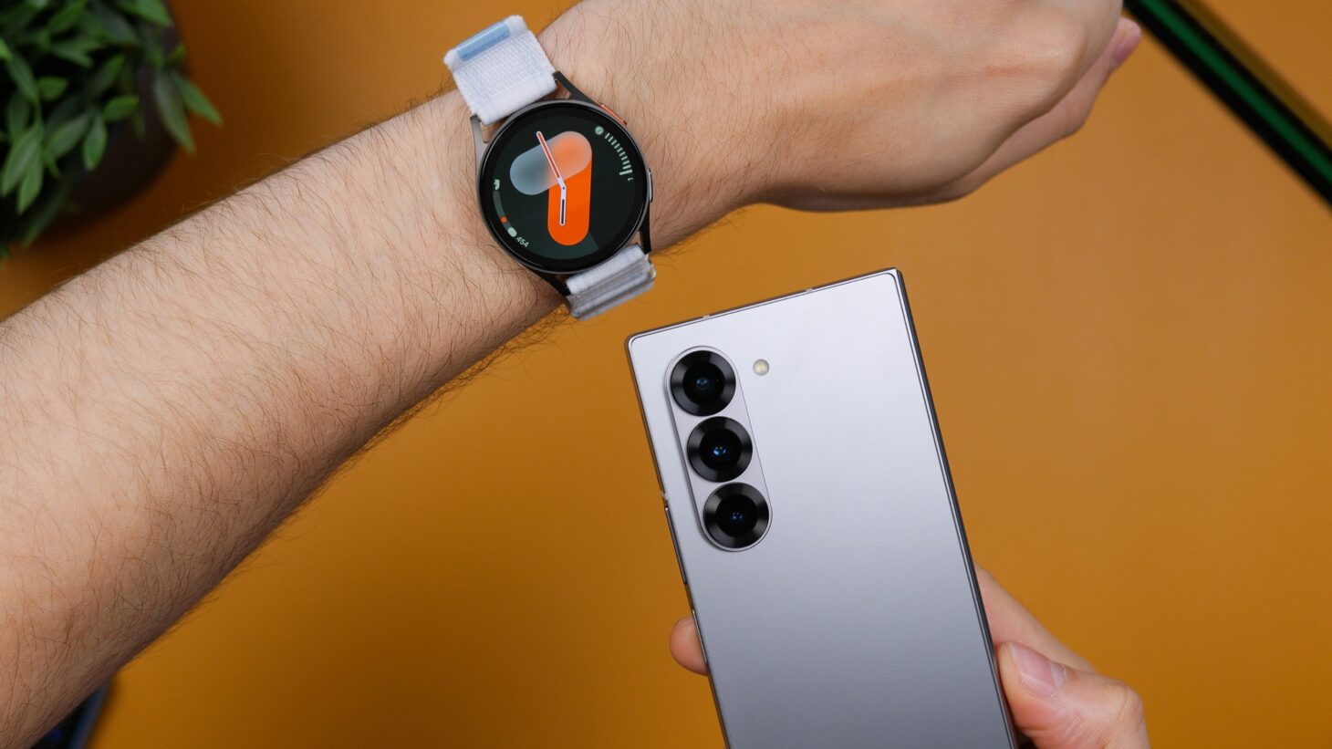 Samsung Galaxy WatchとGalaxyスマートフォン。Galaxy Watch9・Watch Ultra 2の充電速度に関するイメージ