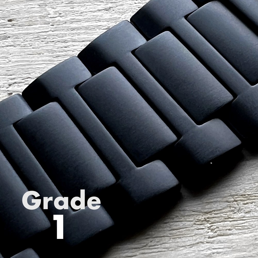 純度99.5%以上のグレード1チタンを採用したMinZ TITANIUM 26の質感