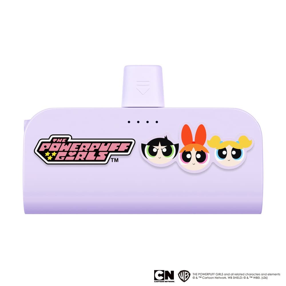 パープルカラーのパワーパフ ガールズ直挿しモバイルバッテリー本体。天面にキャラクターとロゴがプリントされ、上部にコネクタカバーがある