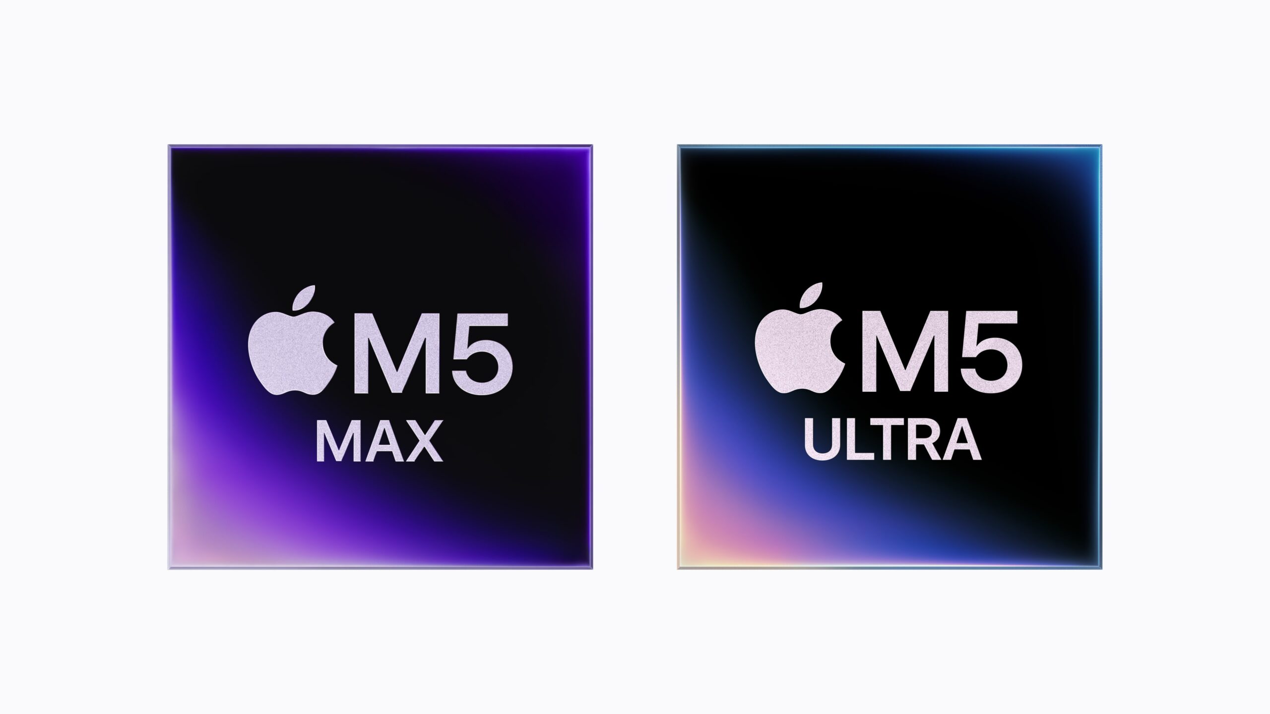 横に並んだM5 MaxチップとM5 Ultraチップのイメージ。それぞれAppleロゴとM5 MAX、M5 ULTRAの文字が入っている