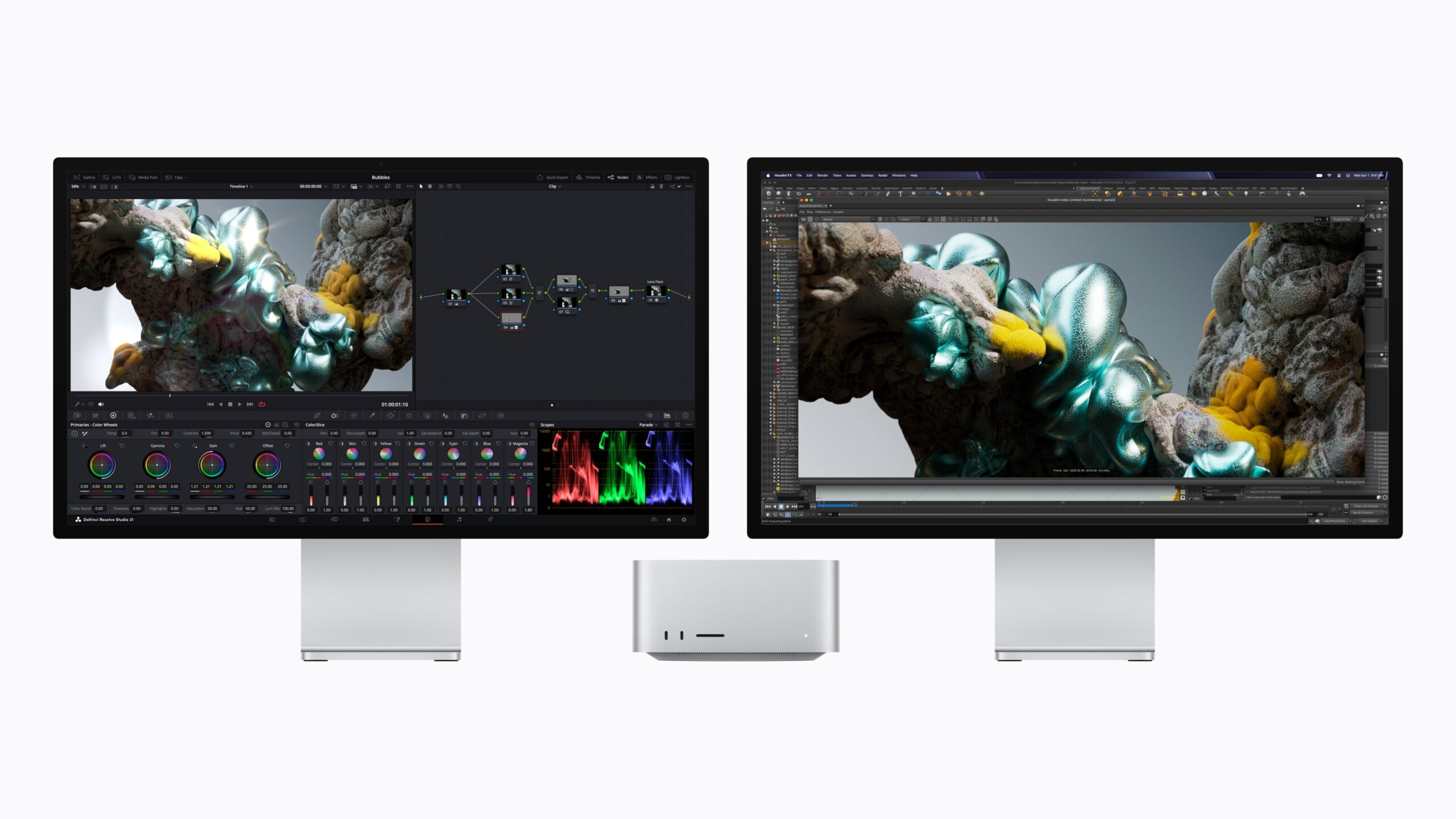 2台のディスプレイに囲まれたMac Studio。左にDaVinci Resolve Studioのカラーグレーディング画面、右にHoudiniとMaxon Redshiftの3Dレンダリング画面が表示されている