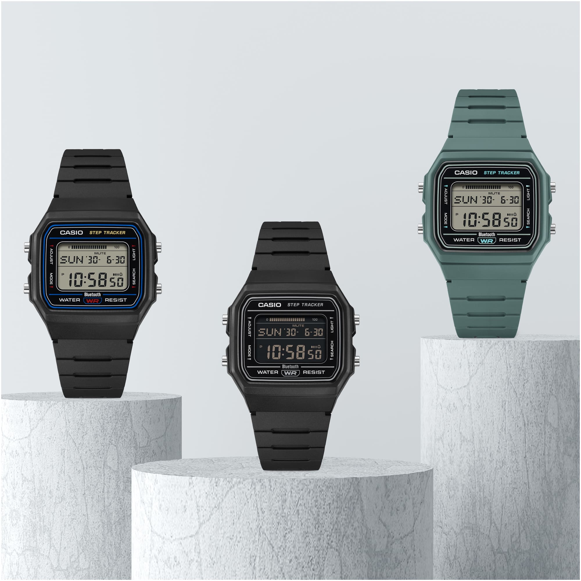 CASIO F-B100Wの3モデル。左からブルー×レッドのラインが入るブラックのF-B100W-1AJF、文字盤まで黒で統一したF-B100W-1BJF、くすんだグリーンのF-B100W-3AJF