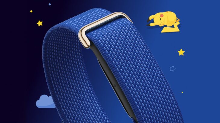 Google Fitbit Air 限定モデル Pokémon Sleep の Sleepy Blue カラーのバンドと、すやすやねむるピカチュウのイラスト