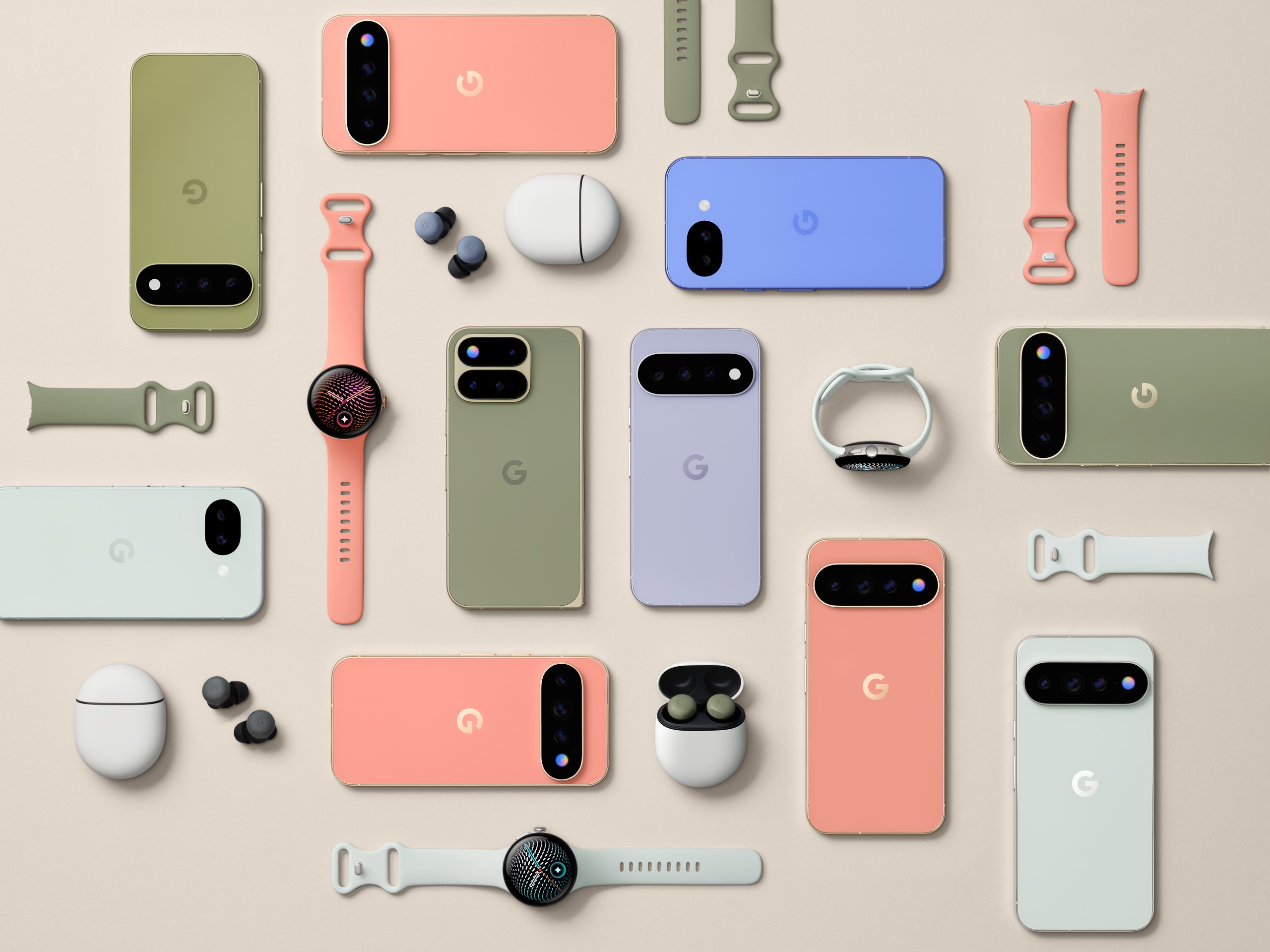 Google Pixel 11 シリーズと Pixel Watch 5、Pixel Buds を背面から並べた公式のラインナップ画像。ベースモデルの Pixel 11 はカメラバーの出っ張りが小さい