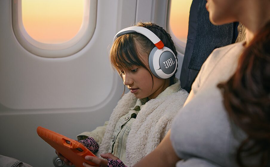 専用アプリJBL Headphonesで子どもの利用音量や使用時間を保護者が確認できる画面イメージ