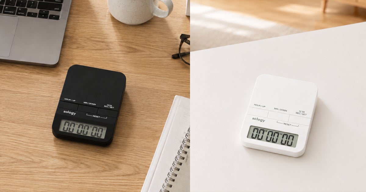 TELAS TIMERのブラックとホワイトの2カラー。仕事場や自宅のデスクになじむデザイン