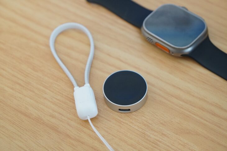 【実機レビュー】軽さと小ささがヤバい! ケーブル込みで21gのApple Watch充電器|symoode 2in1分離式はSE 3を30分で4割充電できた