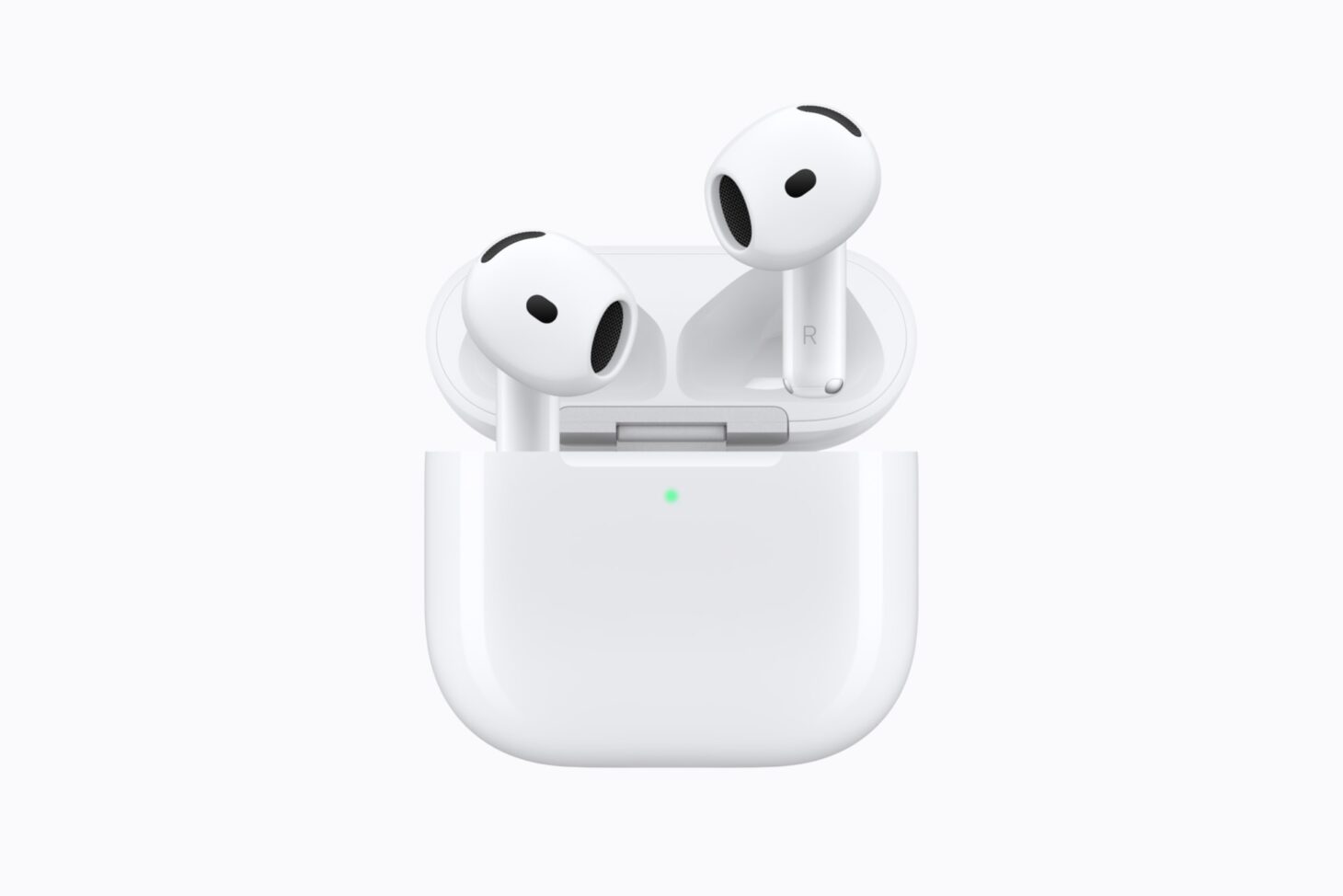 オープンイヤーデザインのAirPods 5本体とワイヤレス充電ケースを並べた製品画像