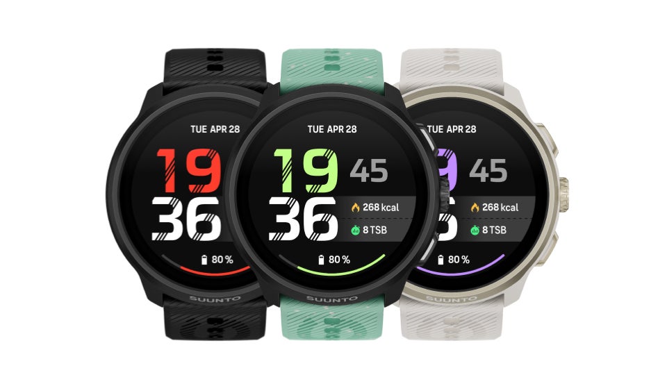 Suunto Run 2の3色。左からオールブラック、フェザーゴールド、アロエグリーンの本体が並んでいる