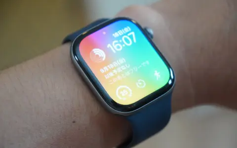 【速報レビュー】Apple Watch Series 12｜心拍の記録が点から帯に変わった 発売日にSeries 10と並べて確かめた