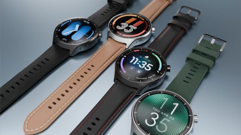 moto watch ultra 4台が並んだ公式画像。シルバーとブラックのステンレスケースに、黒シリコン・ブラウンレザー・グリーンシリコンなどのバンドが組み合わされている