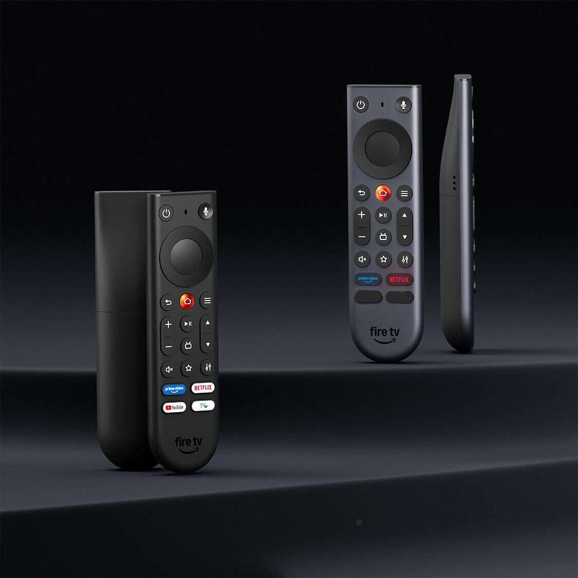 デザインを一新したAmazonのFire TVリモコン(左)と、アルミニウム筐体のFire TVリモコンPlus(右)