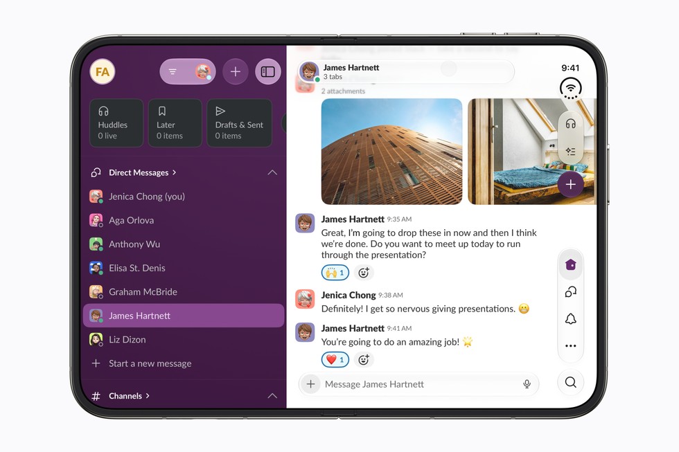 平らに開いたiPhone DuoでSlackアプリを表示しているところ