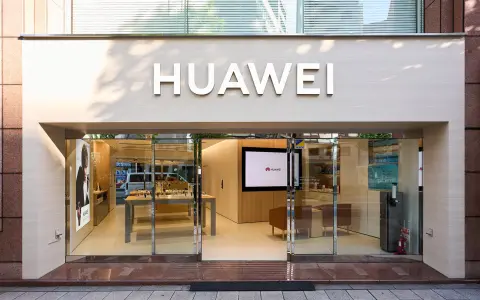 HUAWEI公式サービスセンターが神田須田町にオープン｜ファーウェイ日本初の直営修理拠点 10月31日まで先着100名の作業料金が無料