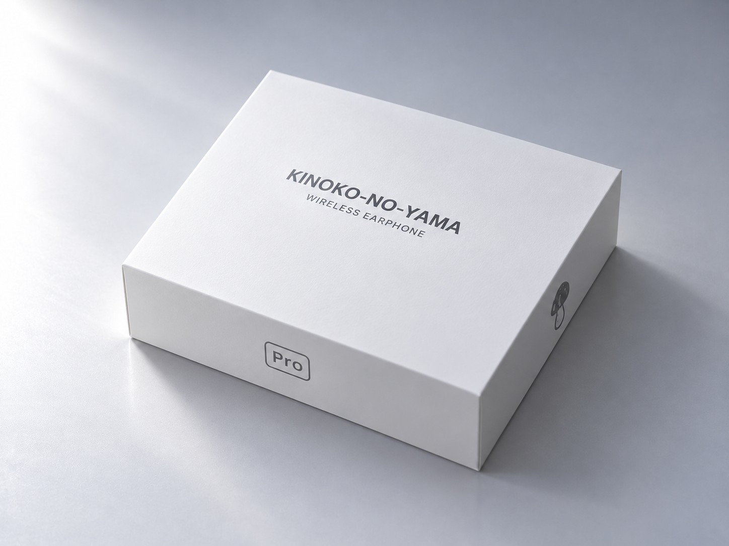 Proの文字が入ったきのこの山ワイヤレスイヤホン Proの白い外箱