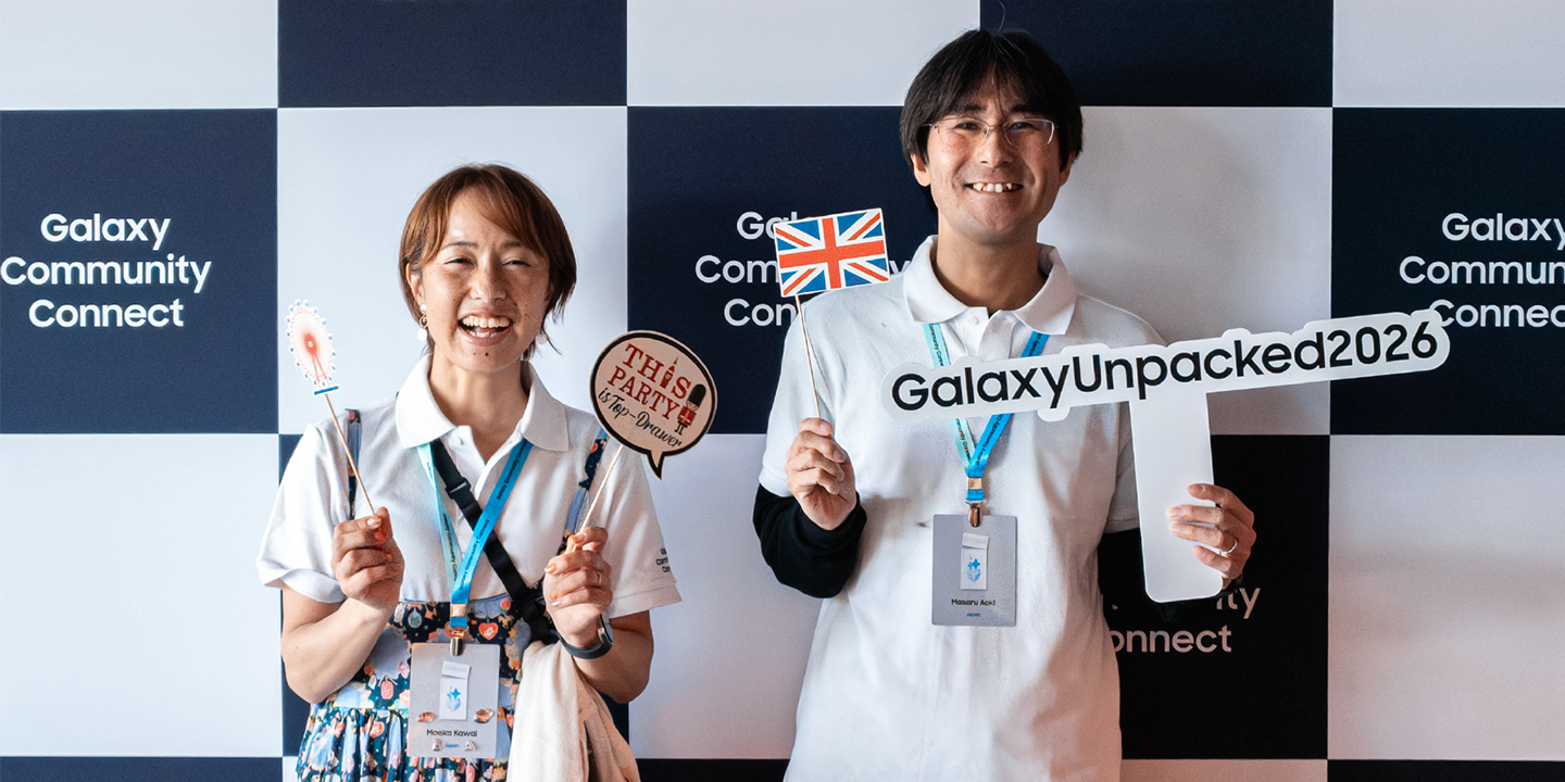 Galaxy Unpacked 2026の「Galaxy Community Connect」パネル前で笑顔を見せるSamsung Members Starsのあをる氏とMoeka氏