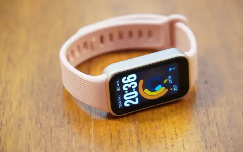 【実機レビュー】Xiaomi Smart Band 11 Active｜スマートウォッチ初心者の女性が使ってみた 18g・ボタンなしの着け心地